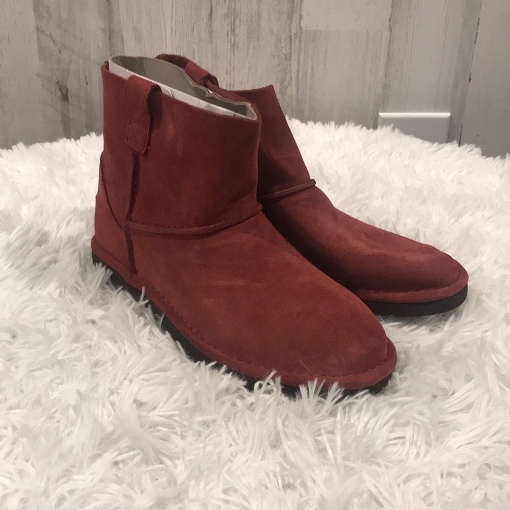 Womens Classic Unlined Mini Red Ugg Boots Size 7